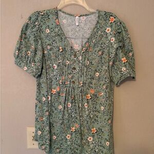 Floral Print V-Neck Blouse in Green